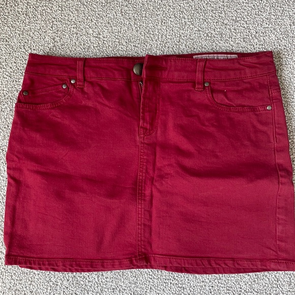 Skirt - Picture 1 of 3